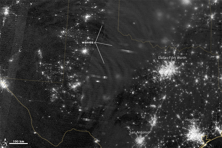 Amazing Image: Eerie Nightglow Over Texas